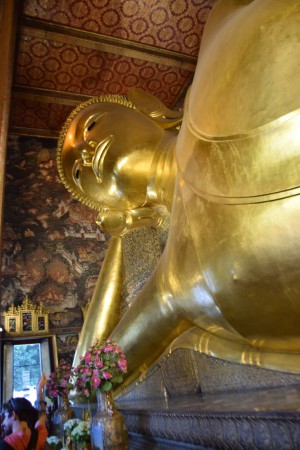 Bangkok - fekvő Buddha